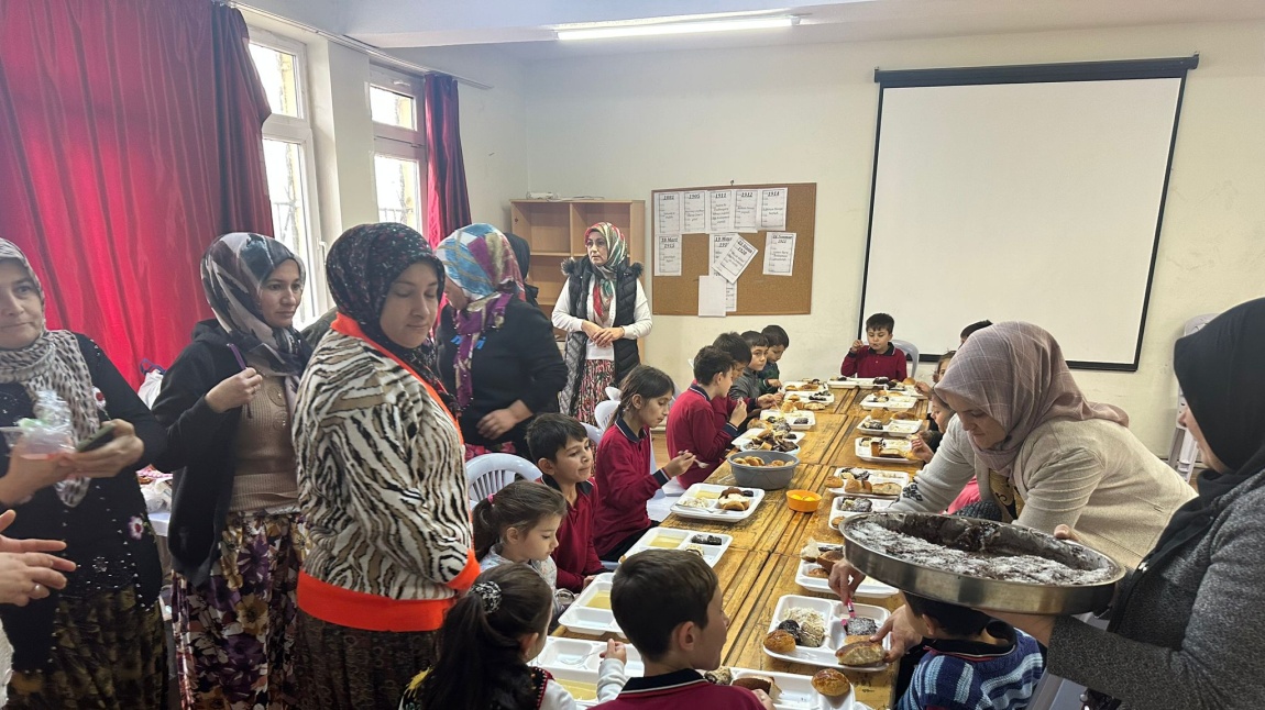 OKULUMUZDA TUTUM YATIRIM VE YERLİ MALI HAFTASI ETKİNLİKLERİ 